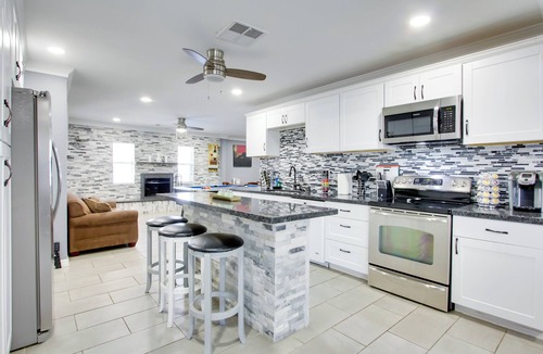 Deer Valley House | Ultimate Phoenix Group Getaway: Patio + Pool!
