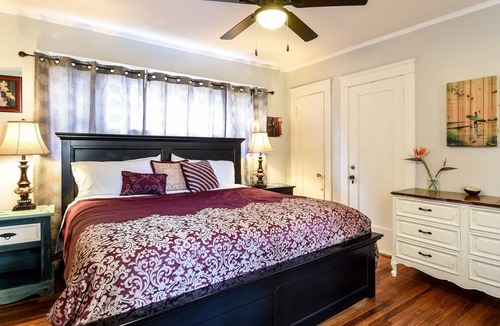Middletown House | Ultra Charming Mid Town Craftsman - Near ALL beaches