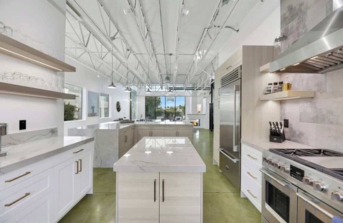 Canyon Gate House | Ultra Luxe Loft Villa 15min to Strip with Heated Pool