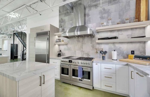 Canyon Gate House | Ultra Luxe Loft Villa 15min to Strip with Heated Pool