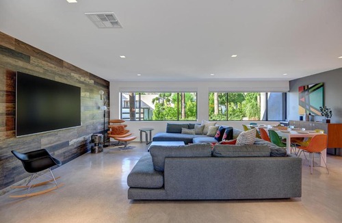 Little Tuscany House | Ultra Luxury Resort Like Compound Pool, Spa, Fire Pit- Close to Everything- 4BD/2.5BTH