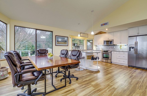 Freeland House | Uninterrupted Water Views! Whidbey Island Getaway