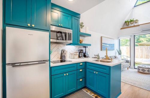 South Central Houston Apartment | Unique A-frame Tiny House - 2 km from MAJOR INTERNATIONAL SPORTING EVENT Fest