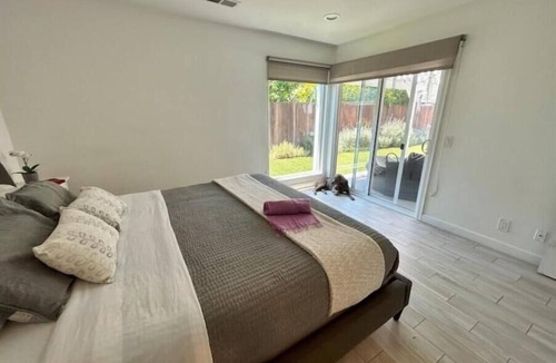 Eastlake House | Unique & Aesthetic Home by Lake ~Nature & Luxury