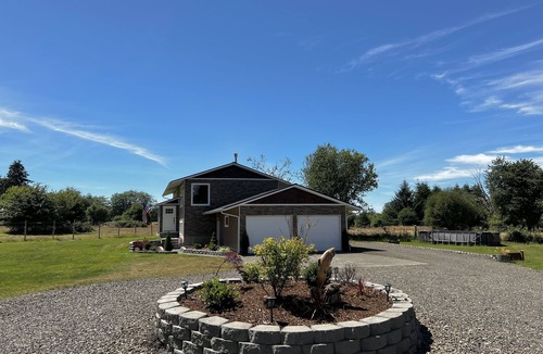 Forks House | Unique renovated 4 bedroom home on private corner lot