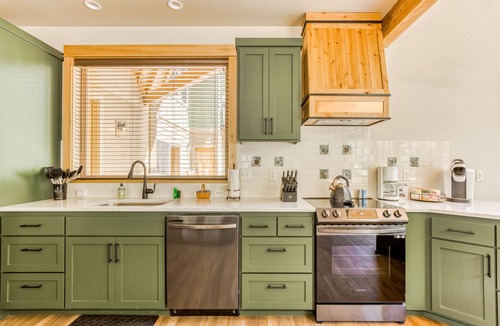 Vida House | Unique riverfront home + cabin with amazing views, deck, & W/D - dog-friendly