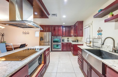 Paradise Villa | UNIQUE VILLA & casita ON 30K SQ LOT WITH INDOOR HOT TUB SPA