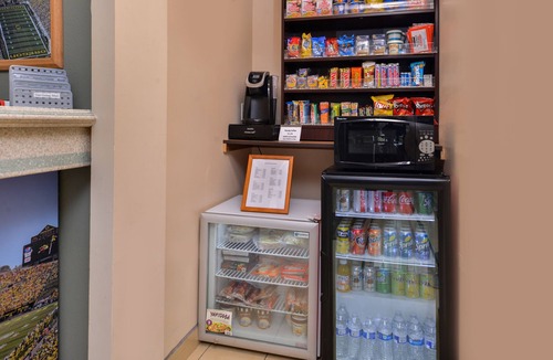 Eugene Hotel | University Inn & Suites