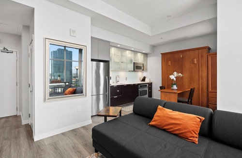 East Village Apartment | Unobstructed Downtown High-rise Studio with View in the heart of Gaslamp SD
