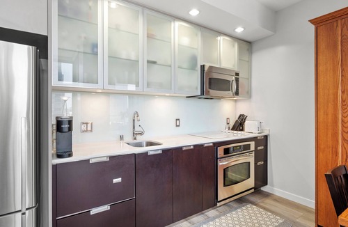 East Village Apartment | Unobstructed Downtown High-rise Studio with View in the heart of Gaslamp SD