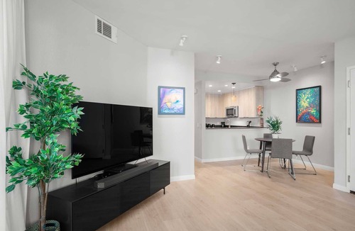 Downtown San Diego Condo | Updated Condo with Roomy Patio