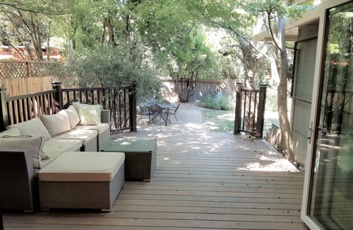 St. Helena House | Updated Home With Hot Tub In The Heart Of St. Helena Permit #STR26-005.