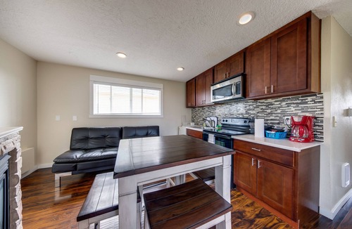 Lincoln City Condo | Upper Level Condo with Private Balcony & Nearby Beach Access - Dog-Friendly