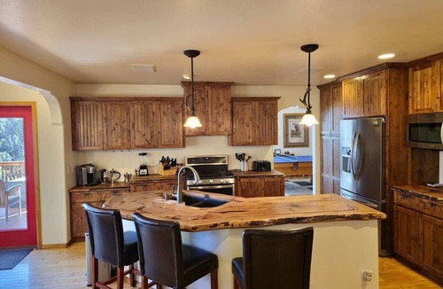 Kachina Village Cabin | Upscale Family Mountain Cabin ~Deck w/views + Fire Table ~Game Room
