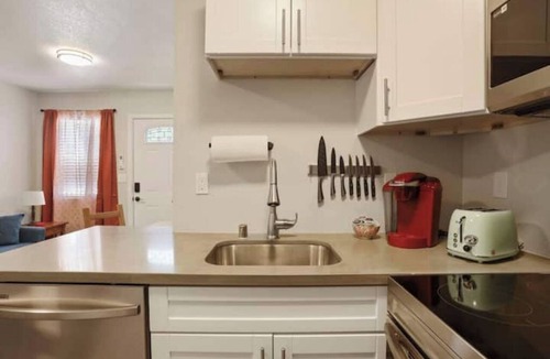 Southeastern Sacramento Condo | Urban Art Duplex-Bright and Beautiful!
