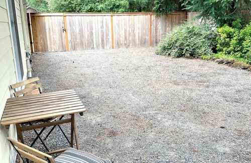 Lewisville Apartment | Urban corporate apartment in charming Battle Ground with WiFi