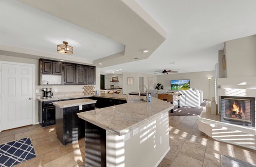 Spring Valley House | Vegas Fun Retreat - Pool, Games, Relaxation&Space!