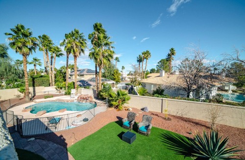 Canyon Gate House | Vegas Oasis 15 min strip - Spacious 4 BR 3.5BA Sleeps 14
