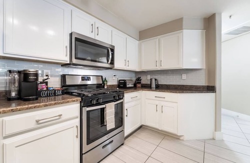 Rhodes Ranch Apartment | Vegas Oasis | Pool + Parking | Near Strip