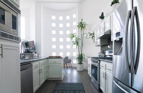 Venice House | Venice Beach Home w/ 20 ft Ceiling, Rooftop Deck & 1 Block from Beach!
