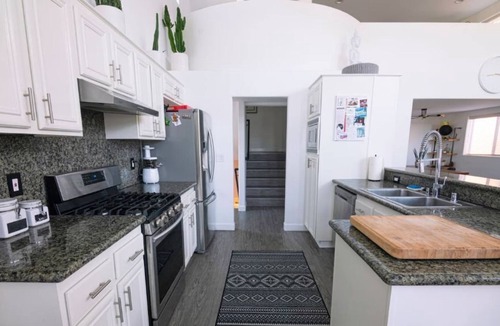Venice House | Venice Beach Home w/ 20 ft Ceiling, Rooftop Deck & 1 Block from Beach!