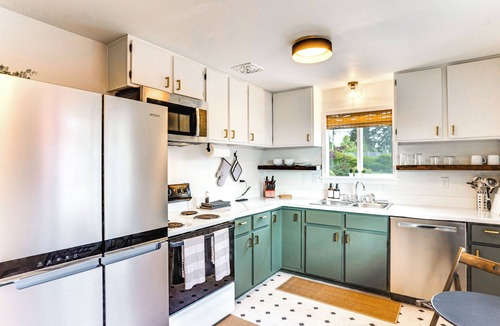 Central Tacoma House | Vibrant Tacoma Retreat, Near Point Defiance Park!