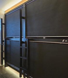 Reseda Hostel | Victory House