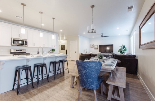 Sienna Hills House | Vida Sol - 4 bedrooms, Private Hot Tub and Amazing Backyard Area!