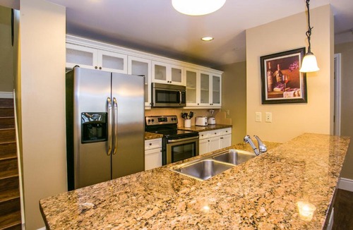 Lake Las Vegas Apartment | Viera Three-Bedroom Apartment #180