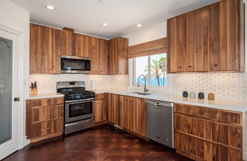 The Strand Apartment | View, View, Comfort and Stlye