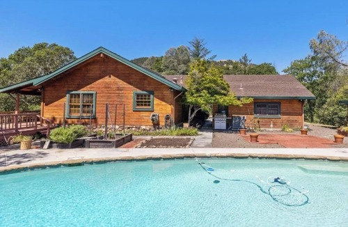 Calistoga House | Views galore, pool, nearby wineries and restaurants