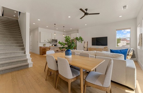 Bloomington House | Villa #27 at Bloomington Country Club: Pool, Golf, Restaurant