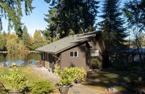 Lake Goodwin House | Villa Loma.. Romantic Saltbox Cabin