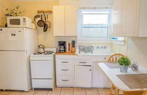 Beach Barber Tract Cottage | Villa Solana Secret Surf Shack 5minute walk2Beach