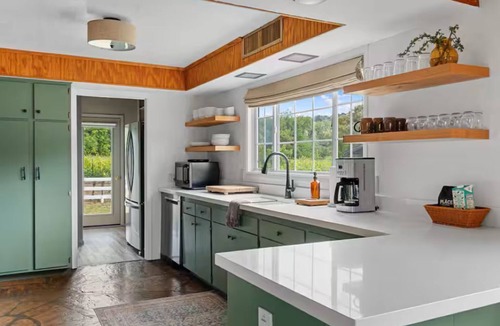 Cornville House | Vineyard Escape Near Sedona Shared Pool Hot Tub