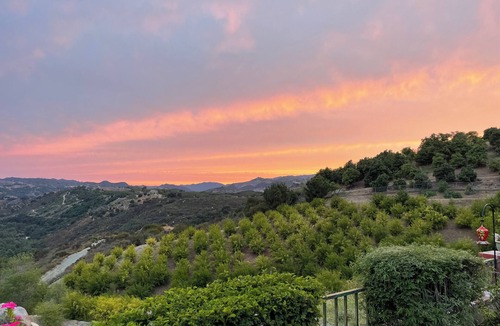 Temecula House | Vineyard Farmhouse with Private Pickleball in Temecula