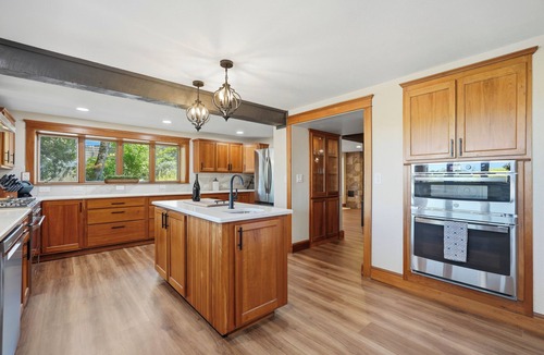 Carlton House | Vintage 2BR Carlton retreat with hot tub, EV charging, and game room.
