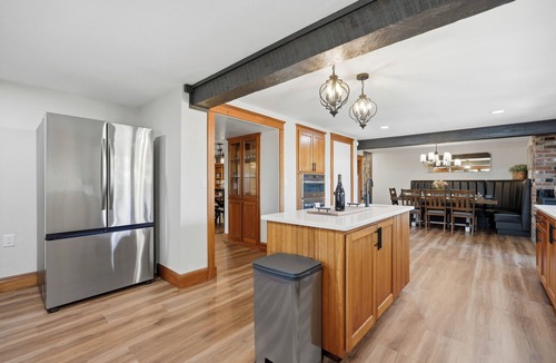 Carlton House | Vintage 2BR Carlton retreat with hot tub, EV charging, and game room.