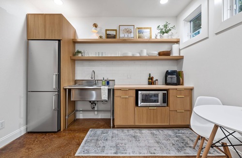 Freestone House | Vintage Modern Downtown Sebastopol