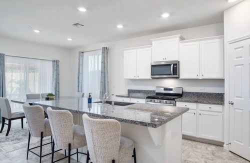 Visalia House | Visalia Modern Home - 3BD New Construction with Backyard Fire Pit