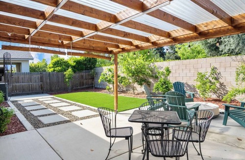 Visalia House | Visalia Modern Home - 3BD New Construction with Backyard Fire Pit