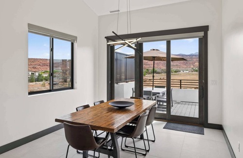 Moab South Valley Condo | Vizcaya #2 - Moab's Newest Luxury Rental (Hot Tub)