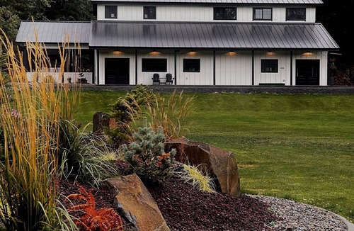 Cle Elum House | Voted Coolest Place to Stay. Polar Plunge, Warm by the fire, Karaoke all Night