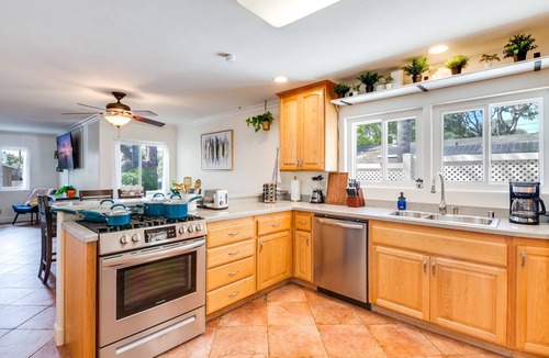 East Side Capistrano House | Walk 2 Beach-Food-Drinks-Fun | Outdoor Lounge | Bikes | King | Grill