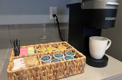 Pacific City House | Walk to Beach · Dining & Coffee · EV Charger · 1 Dog ≤50 lbs ok with pet fee
