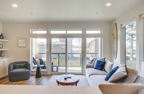 Lincoln City Apartment | Walk to Beaches: 'siletz Bay Bliss' Townhome