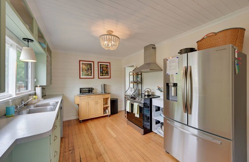 Seaview House | Walk to Shore! Long Beach Home w/Fire Pit