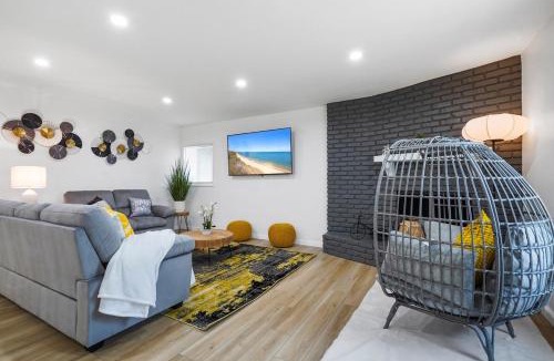 Alamitos Beach House | Walk to Shoreline Village, BBQ in Prime Location