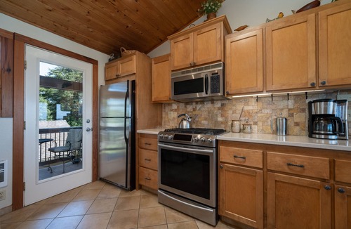 Lincoln City House | Walk to the sand and enjoy incredible views from this beach front home!