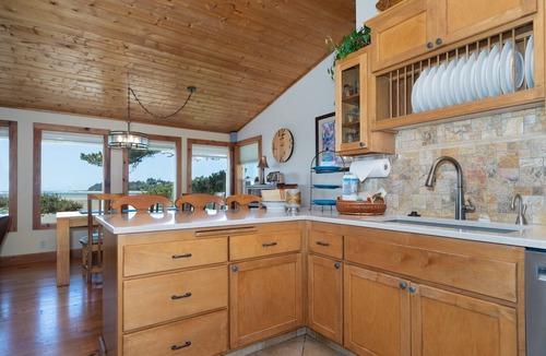 Lincoln City House | Walk to the sand and enjoy incredible views from this beach front home!
